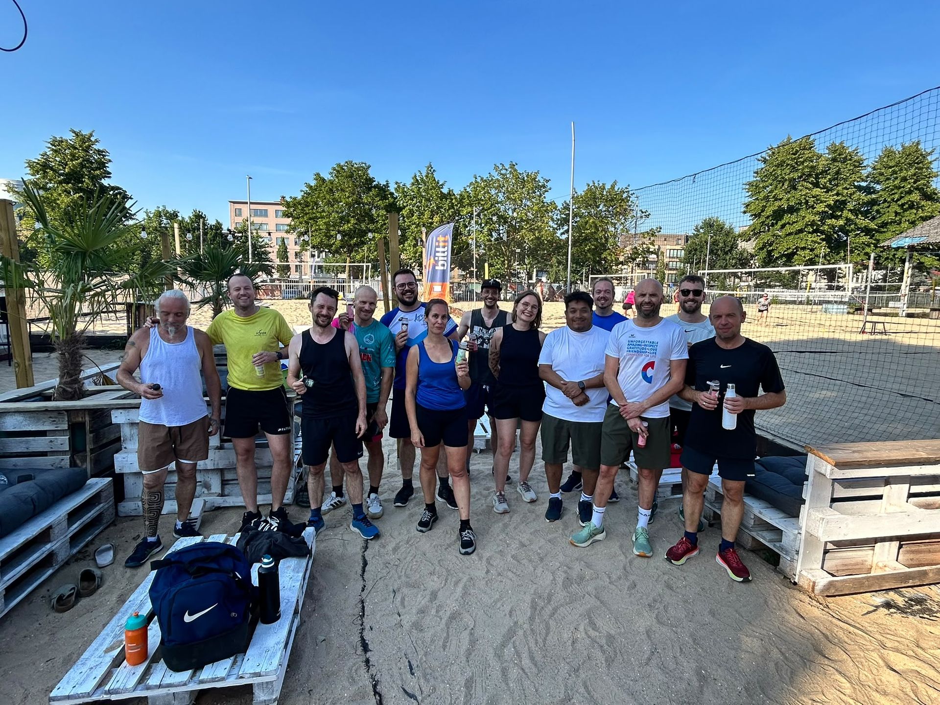 Het team van ATS na hun teambuilding bij SHOBI Move en Relax